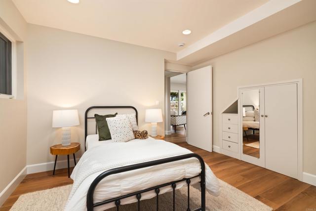 1876 Little Street, La Jolla CA: https://media.crmls.org/mediaz/096a1778-c2a5-4e3f-bd35-028ca61dde6a.jpg