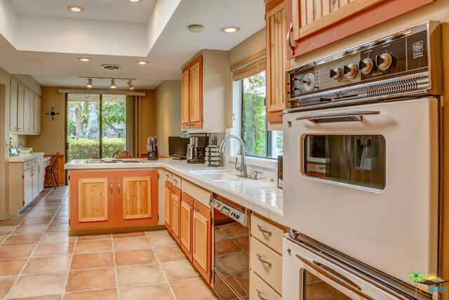 1597 E Sierra Way, Palm Springs CA: https://media.crmls.org/mediaz/096a82ba-14dd-4556-90dc-5f2168f0fb94.jpg