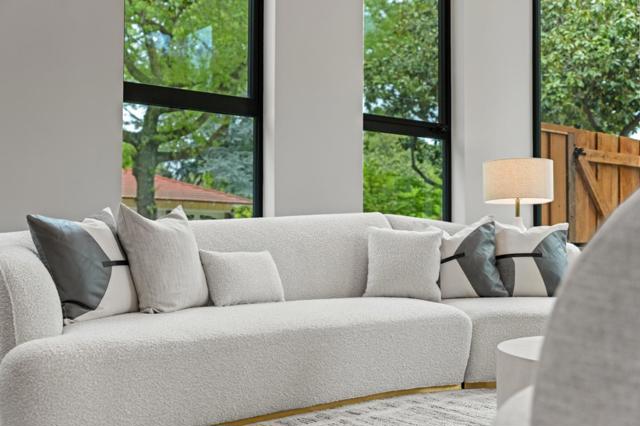 90 Crescent Drive, Palo Alto CA: https://media.crmls.org/mediaz/096a9cec-0270-4d76-9893-b3bf0e874cb6.jpg