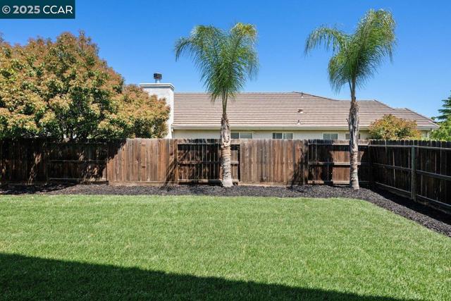 4107 Wheat Ct, Tracy CA: https://media.crmls.org/mediaz/096aac94-5cc3-436d-bc87-cc434ab5ea82.jpg