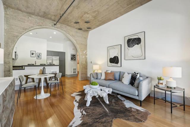 1 S Park Street, San Francisco CA: https://media.crmls.org/mediaz/096ae8a7-5605-4bfa-bc02-c061449ad532.jpg