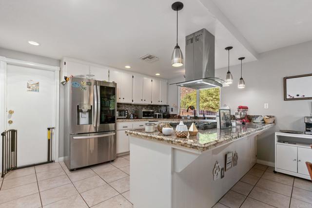 25119 Como Esta Court, Ramona CA: https://media.crmls.org/mediaz/096b32c6-8323-46d8-9e2f-b653e5e5fb49.jpg
