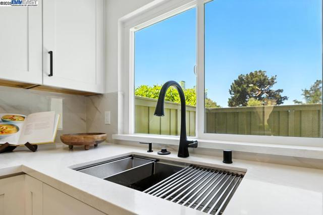 739 Aries Ln, Foster City CA: https://media.crmls.org/mediaz/096b553f-9895-4cc3-94ed-8160af9075dd.jpg
