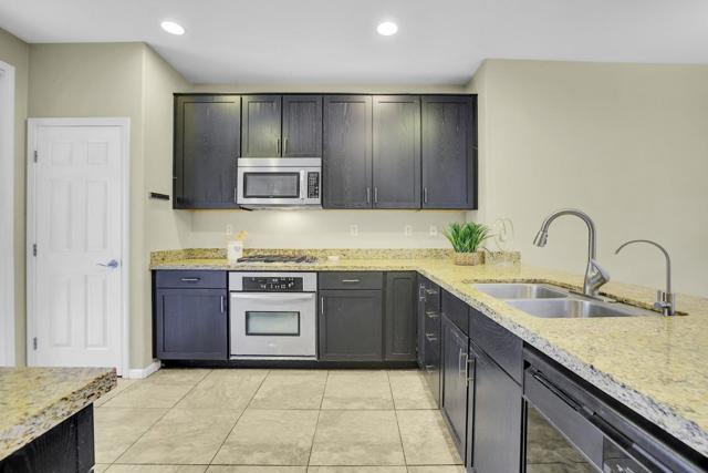 7934 Spanish Oak Circle, Gilroy CA: https://media.crmls.org/mediaz/096b5645-a68f-4790-9f22-1fac899744dc.jpg