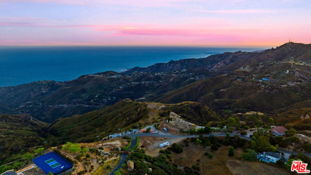 23010 Saddle Peak Road photo 45