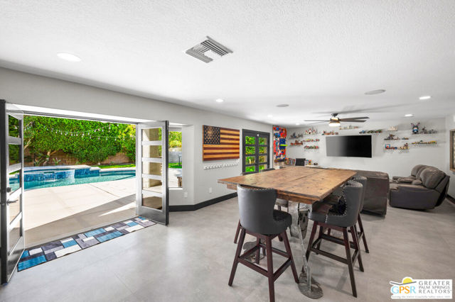 28220 Horizon Road, Cathedral City CA: https://media.crmls.org/mediaz/096c59db-79ff-4bf6-9076-f15906d4b7cc.jpg