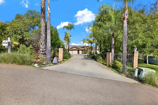 460 Rancho La Mirada Ln, Escondido CA: https://media.crmls.org/mediaz/096caa4a-dc7c-4f31-bc34-740936100c02.jpg