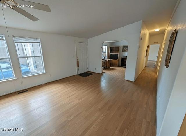 31 Via Paloma, Camarillo CA: https://media.crmls.org/mediaz/096f081b-877a-42ac-a638-df0584456a5b.jpg