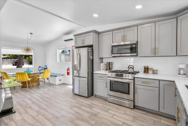 963 S Paseo Caroleta, Palm Springs CA: https://media.crmls.org/mediaz/096f1ce6-7908-4419-b346-078a9f07c5fc.jpg