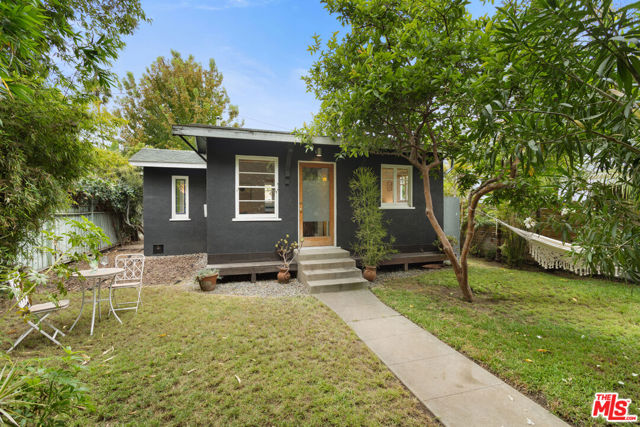 947 Amoroso Place photo 2