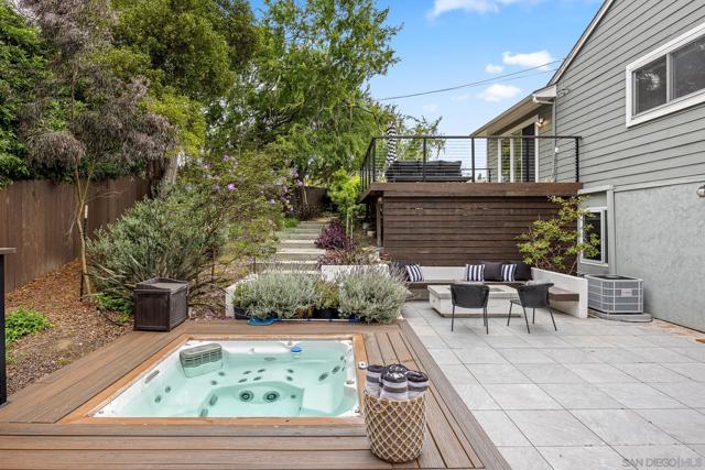 3602 Hyacinth Dr, San Diego CA: https://media.crmls.org/mediaz/096f5d43-0e54-46ae-bfc1-a1de38f6f2f3.jpg