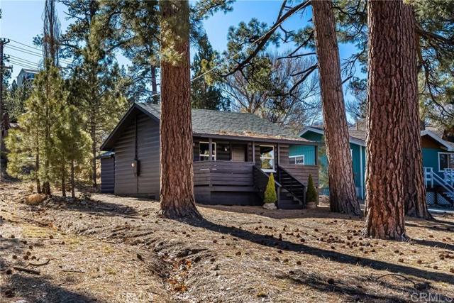 Detail Gallery Image 2 of 33 For 1128 E Country Club Bld, Big Bear City,  CA 92314 - 2 Beds | 1 Baths