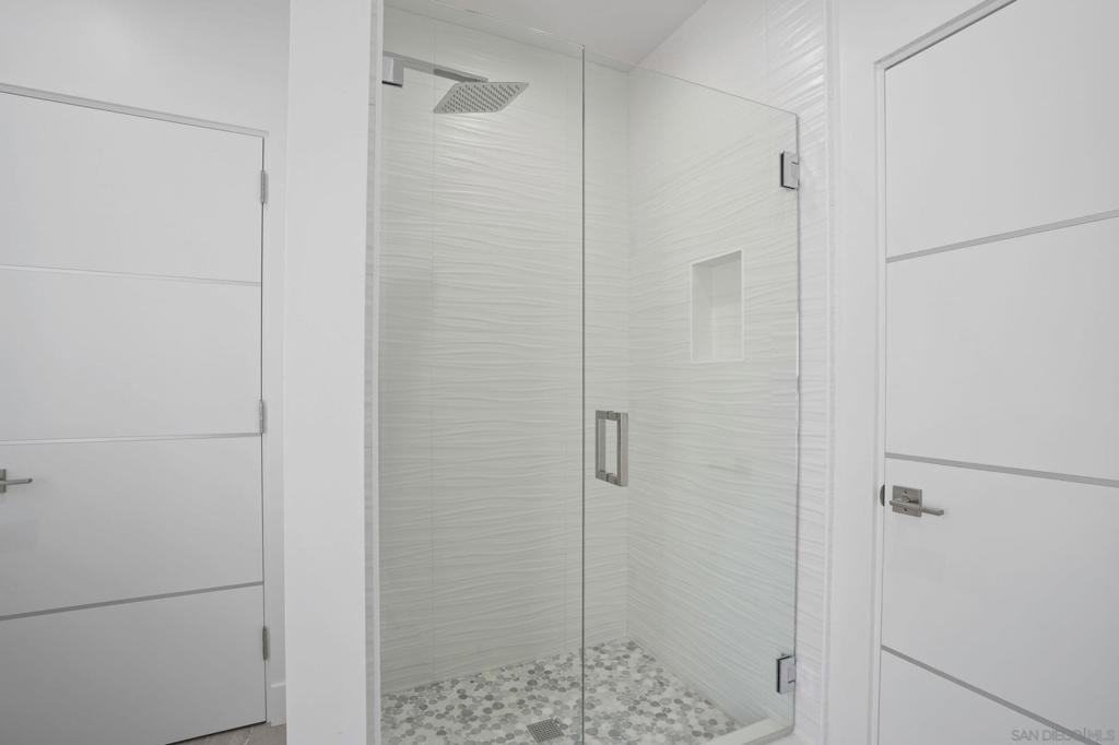https://media.crmls.org/mediaz/09707ceb-dd24-41ff-9065-a4a373e5ad65.jpg?preset=X-Large