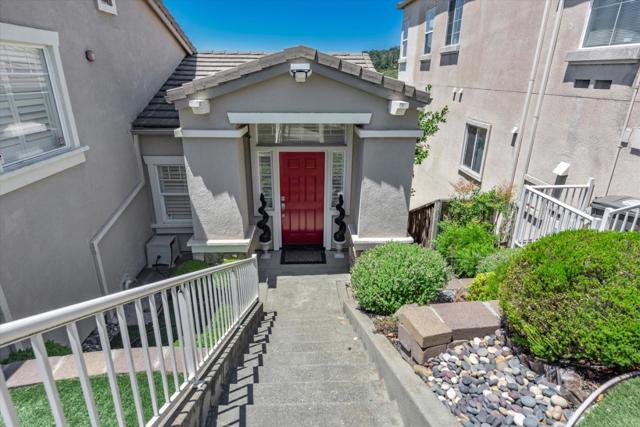 8215 Skyline Circle, Oakland CA: https://media.crmls.org/mediaz/0970f7b2-444b-41eb-a597-1f2159b463b9.jpg