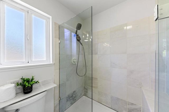 1032 Toyon Drive, Burlingame CA: https://media.crmls.org/mediaz/0971afb3-7ffd-4987-b245-8fd5b5f1f7c4.jpg