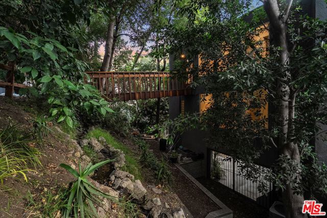 2180 Laurel Canyon Boulevard, Los Angeles CA: https://media.crmls.org/mediaz/0972a337-16ee-45f4-bdc7-03f832b394ea.jpg