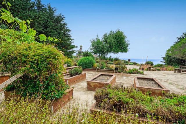 390 Heather Point Lane, Watsonville CA: https://media.crmls.org/mediaz/097305bb-872f-442d-a86a-d9847144be37.jpg