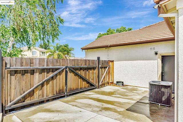 2480 Stanford Way, Antioch CA: https://media.crmls.org/mediaz/097337d1-703e-42b7-8ce0-3cc5d4aa3a1c.jpg