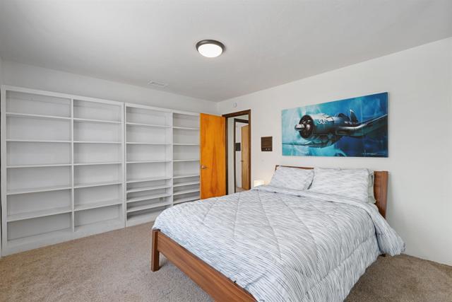 1722 Tierra Libertia Rd, Escondido CA: https://media.crmls.org/mediaz/097342d3-4d65-41d3-bbe9-268edd053f62.jpg