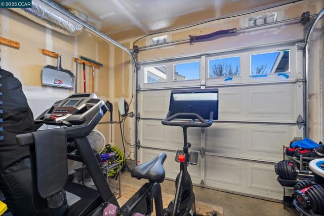 1627 Livingston Ln, Richmond CA: https://media.crmls.org/mediaz/09736051-c810-48c5-b712-cbf5f358a30c.jpg