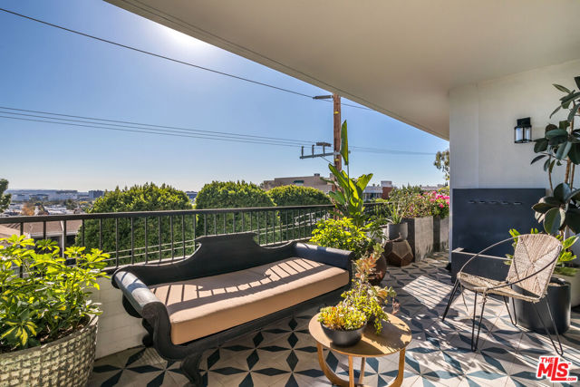 1100 Alta Loma Road, West Hollywood CA: https://media.crmls.org/mediaz/09737afa-f17d-4990-9368-4a88218d8647.jpg