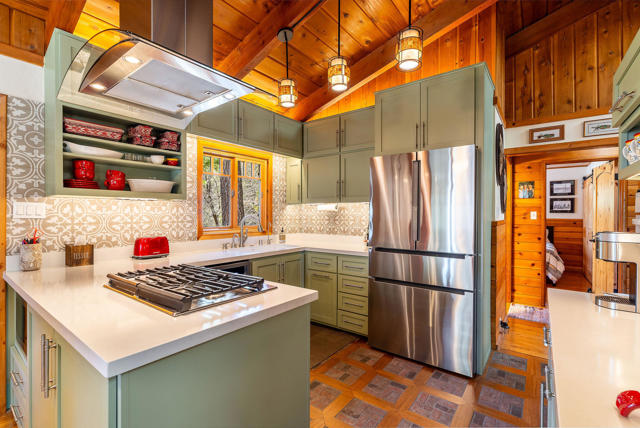 25445 Palomar Road, Idyllwild CA: https://media.crmls.org/mediaz/0973d738-75d3-4adf-a4fb-3992eb0a6964.jpg
