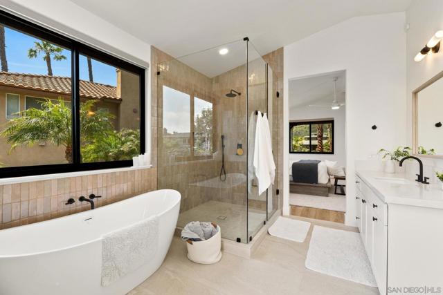 2511 San Clemente Ave, Vista CA: https://media.crmls.org/mediaz/09748fc0-a6ca-4d01-8b6c-7ae9038c39ba.jpg