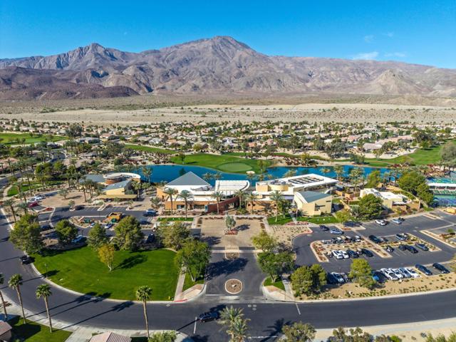 60505 Staghorn Drive, La Quinta CA: https://media.crmls.org/mediaz/0974b53d-9684-4015-acda-e16996bdeb95.jpg