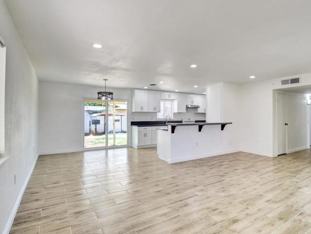 45530 Del Rey Avenue, Indio CA: https://media.crmls.org/mediaz/0975812a-9301-4639-a0c9-6ad475450144.jpg