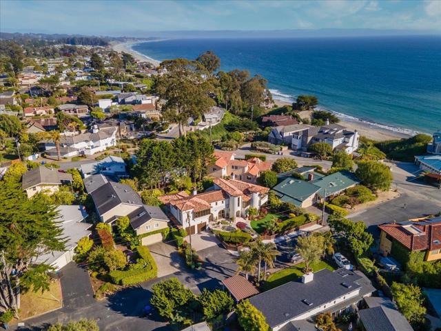 106 Farley Drive, Aptos CA: https://media.crmls.org/mediaz/0975d1c8-1ceb-4a0e-8945-664c72f627de.jpg