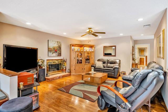 2941 Fleetwood Drive, San Bruno CA: https://media.crmls.org/mediaz/0975da1f-08dc-4d5e-a4d2-956c9c4f38ef.jpg