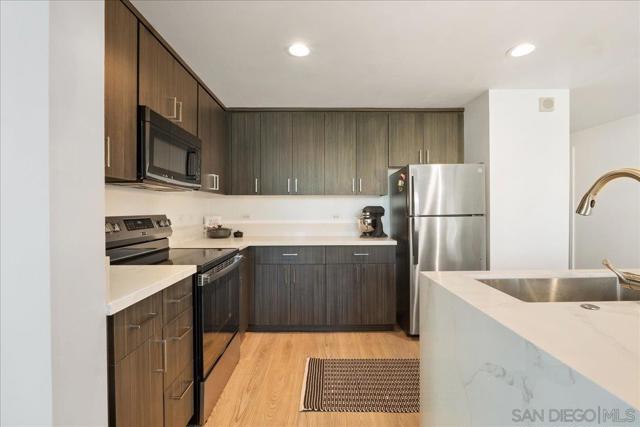 1080 Park Blvd, San Diego CA: https://media.crmls.org/mediaz/097666df-4e28-4372-8b5c-5b4a96ae32c0.jpg