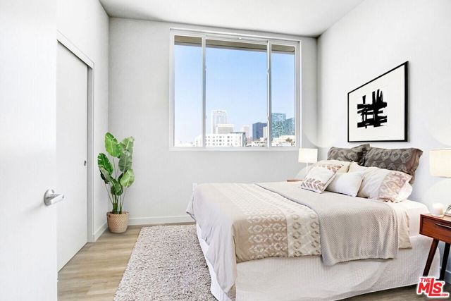 2847 Leeward Avenue, Los Angeles CA: https://media.crmls.org/mediaz/0976b84c-1766-4fb6-ad1a-7e913bda8945.jpg