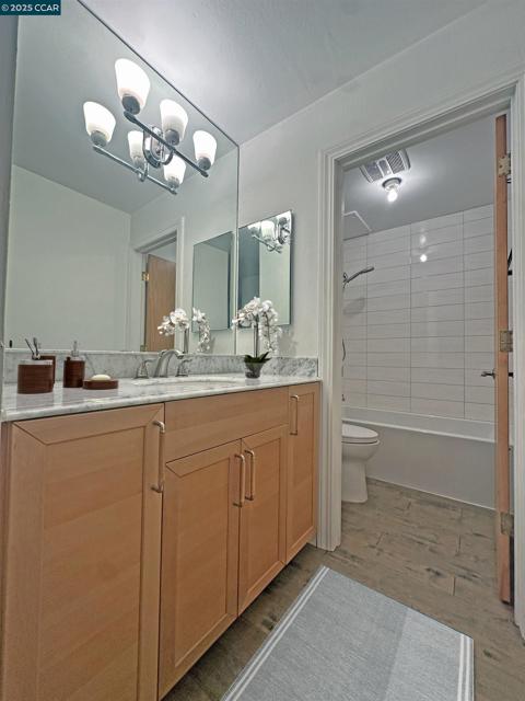 401 Monte Vista Ave, Oakland CA: https://media.crmls.org/mediaz/0977a548-4d15-40d2-b2c2-d24837bb5387.jpg