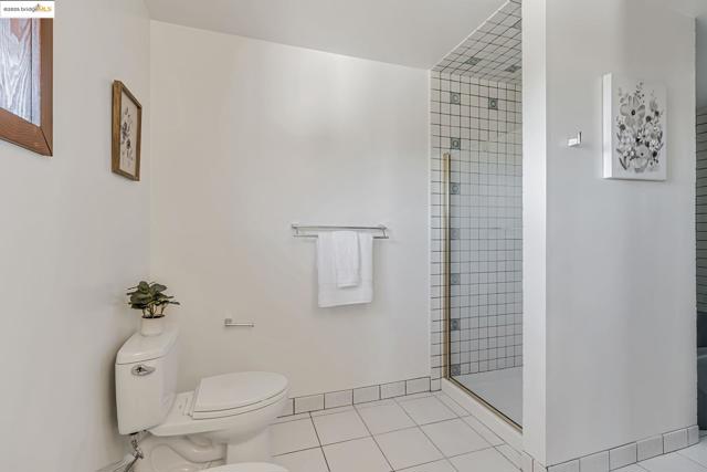 1518 MADERA CT, El Cerrito CA: https://media.crmls.org/mediaz/0978a826-9b76-4e4f-bdfe-672377edb1df.jpg