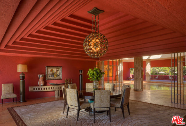 470 Layton Way, Los Angeles CA: https://media.crmls.org/mediaz/0978b20e-fcb7-43d7-a15b-3082f9dd4317.jpg