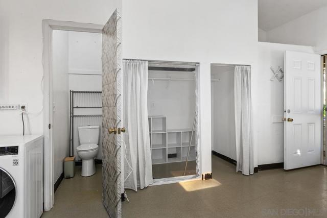 4816 Redondo Dr, La Mesa CA: https://media.crmls.org/mediaz/0978c6e1-76f3-4fa7-8d34-a28bf466e7d9.jpg