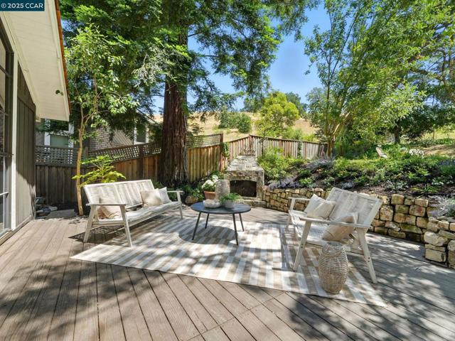 66 Ambleside Court, Danville CA: https://media.crmls.org/mediaz/0979b3e4-ff10-41a2-bfa3-0c3f4dc59615.jpg