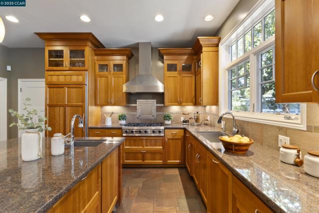350 Pine Creek Rd, Walnut Creek CA: https://media.crmls.org/mediaz/097a3526-494e-46a4-97d7-a7c0907f7fff.jpg