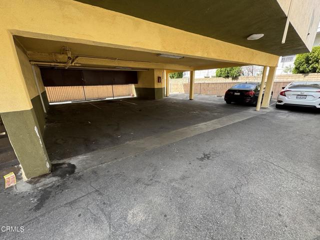 Detail Gallery Image 8 of 13 For 14553 Hartland St, Van Nuys,  CA 91405 - – Beds | – Baths