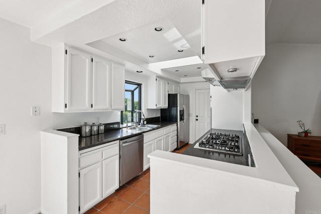 Detail Gallery Image 16 of 73 For 1761 Winterwarm Dr, Fallbrook,  CA 92028 - 5 Beds | 3 Baths