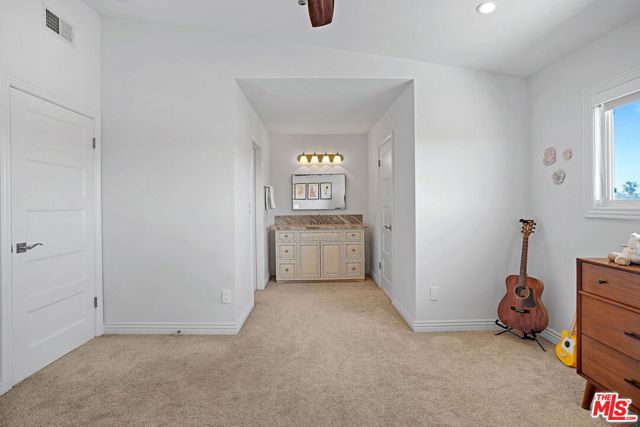 609 Meyer Lane, Redondo Beach, California 90278, 2 Bedrooms Bedrooms, ,1 BathroomBathrooms,Residential,Sold,Meyer,23239303