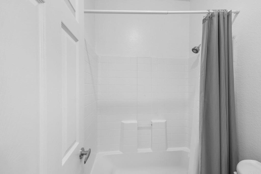 https://media.crmls.org/mediaz/097b707e-0e30-47b1-8d63-4bb72fb0e59e.jpg?preset=X-Large