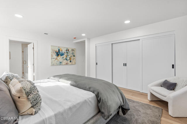 1251 Calle Las Casas, Thousand Oaks CA: https://media.crmls.org/mediaz/097b87b8-cce3-4ad9-afb9-f3e84ce2c11c.jpg