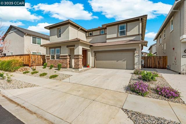 205 Goose Creek Ave, Brentwood CA: https://media.crmls.org/mediaz/097be71c-a4f0-45e2-9a31-f9fa1c10210e.jpg