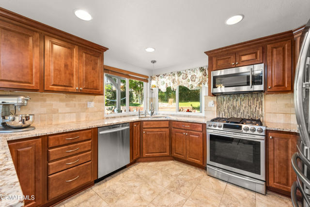 3581 Rachael Avenue, Simi Valley CA: https://media.crmls.org/mediaz/097c510f-5eaa-4e4b-a5b7-5e4b7bd3b8a4.jpg