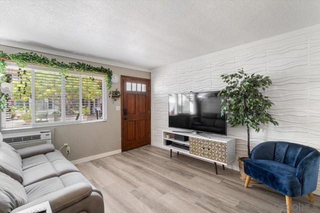 4425 50th Street, San Diego CA: https://media.crmls.org/mediaz/097ca7f8-f906-48bc-933c-6fecb5867a83.jpg