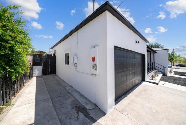 2333 Ridge View Drive, San Diego CA: https://media.crmls.org/mediaz/097ce775-5b4e-4a4c-90c3-a9818b3c41ab.jpg