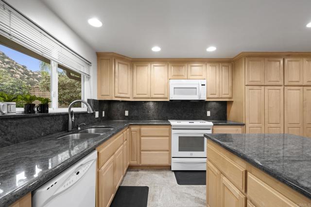 Detail Gallery Image 17 of 43 For 25072 Poderio Dr, Ramona,  CA 92065 - 3 Beds | 2 Baths