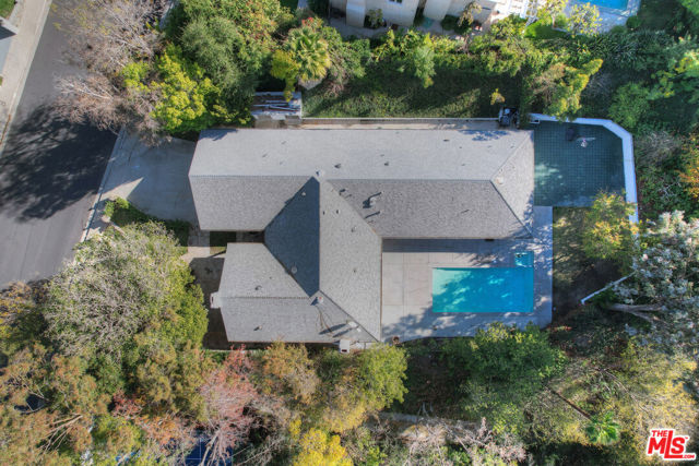 3217 Hutton Drive, Beverly Hills CA: https://media.crmls.org/mediaz/097da9a0-cc6a-4e87-ab9b-51dc2b19b34b.jpg